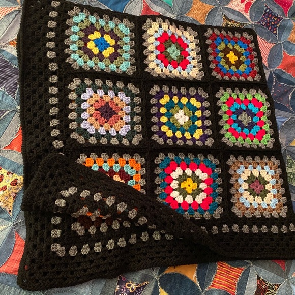 Granny Square Afghan - Picture 5 of 9